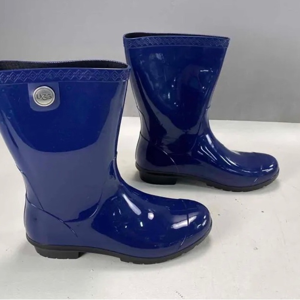 Uggs Rain Boots Size 8